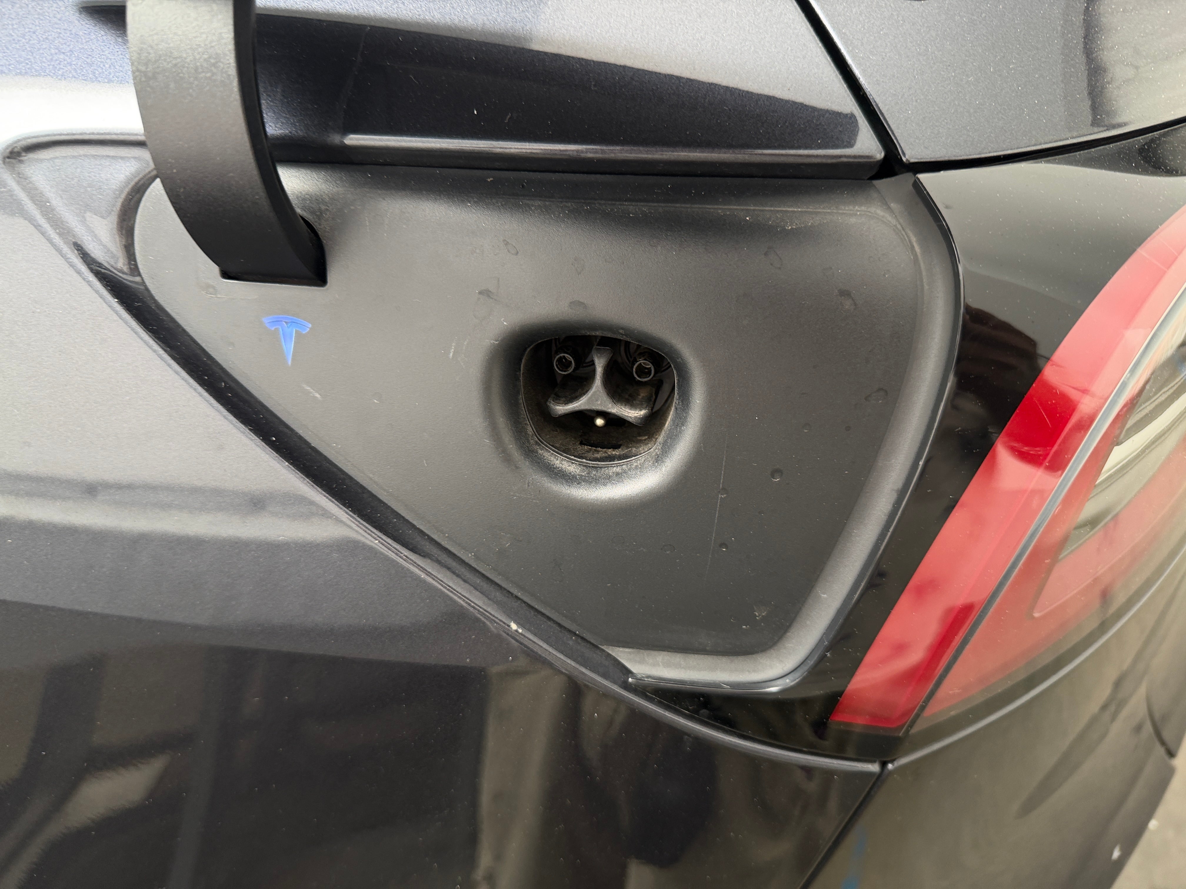 tesla model y 2024 7SAYGDEE5RA311397 image tesla model y 2024 7SAYGDEE5RA311397 image